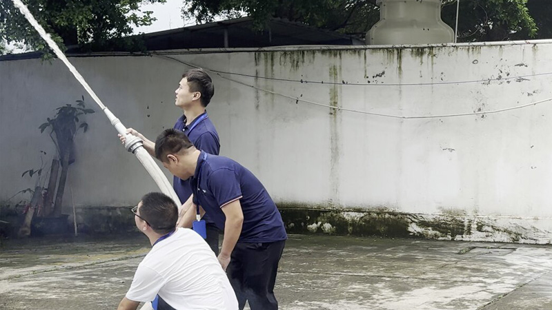 滅火水槍演練 滅火水槍演練